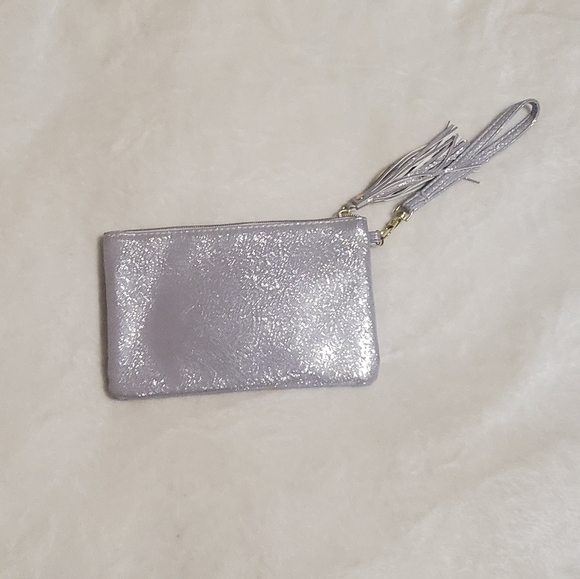 Liz Claiborne charging wallet/purse - Picture 2 of 5
